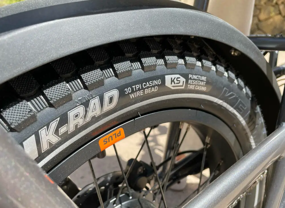 puncture-resistant tires radrunner 3 plus